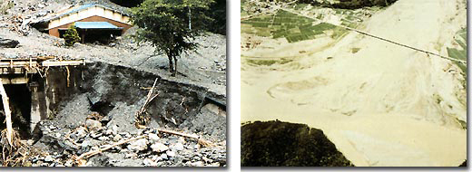 （左）雨畑地区　土石流による災害（右）台風10号後　早川と富士川の合流点