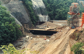 ダム上流二次締切工の施工（昭和63年）