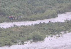 平成19年9月5日　多摩川中流部での水難事故状況（中州での救助）