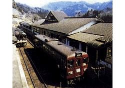 (11) わたらせ渓谷鉄道・水沼駅温泉センター（黒保根町） 