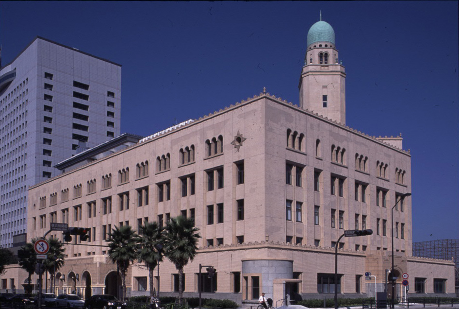 横浜税関本関