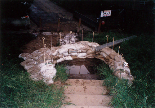 堤防基盤漏水