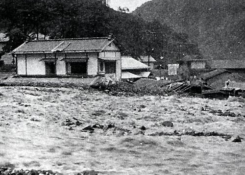 大原野地区　跡形もない橋と道