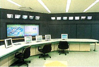 【操作室】タッチパネル方式の運転操作システム及び大型マルチスクリーン