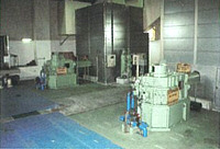 【エンジン室】左から１号、２号機
