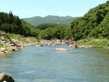 那須疎水公園付近から上流を望む（那須塩原市）