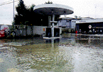 浸水した水戸市田谷町のガソリンスタンド