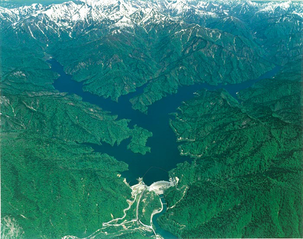 矢木沢ダム上空写真