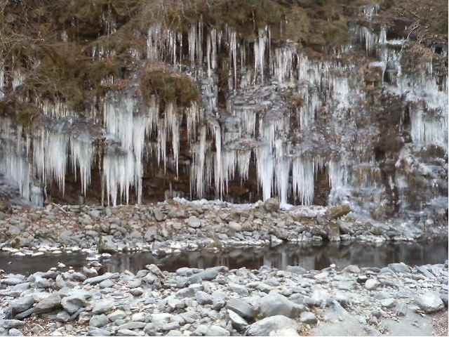 三十槌の氷柱