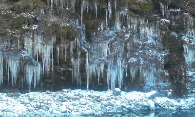 三十槌の氷柱