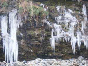 三十槌の氷柱