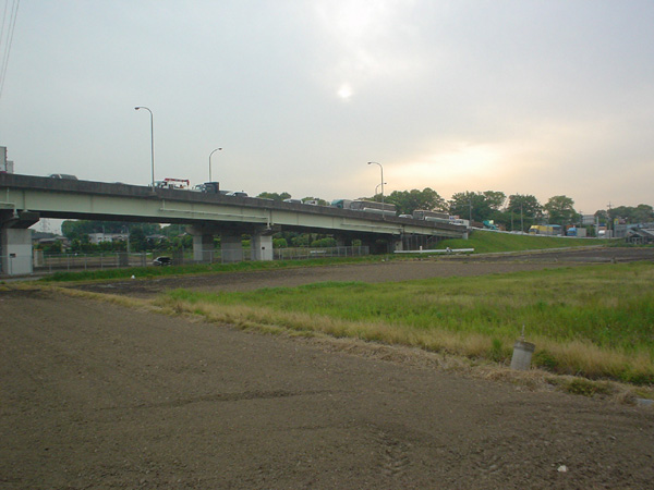 陸橋全景