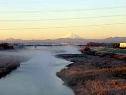 こちらも角度はちがいますが富士見百景？（初雁橋）