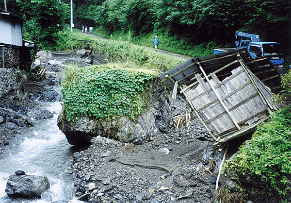 平成11年熱帯低気圧豪雨による被害（群馬県上野村）