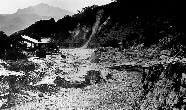 昭和22年カスリーン台風による沼尾川の被害
