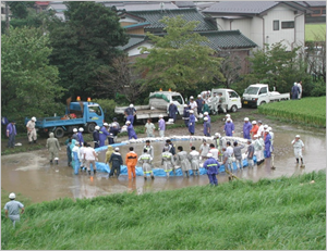 平成13年9月基礎地盤からの漏水状況（加須市）