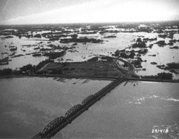 栗橋町・大利根町付近の航空写真