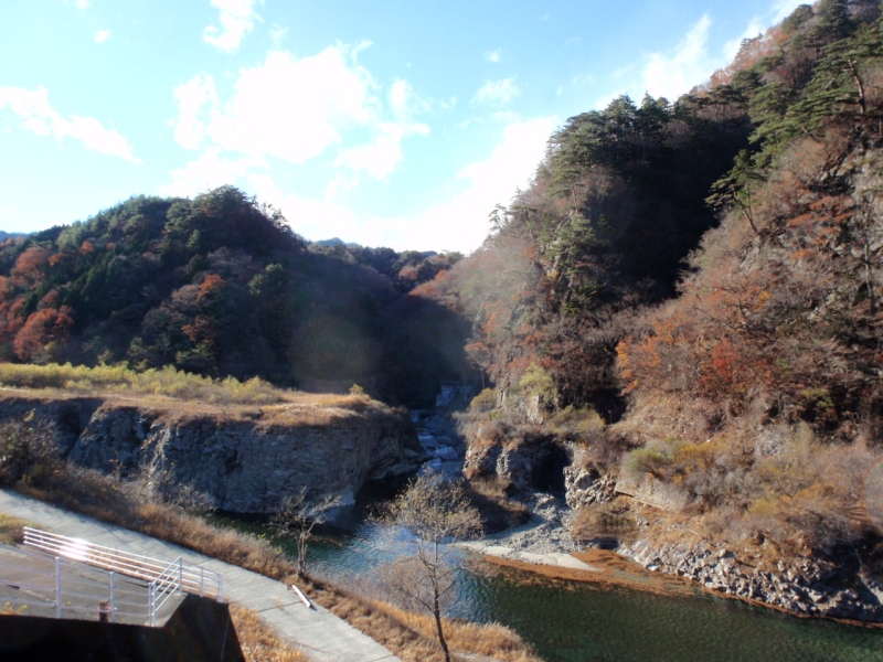 八汐湖上流の戸中大橋対岸