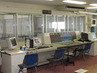 谷田川排水機場操作室