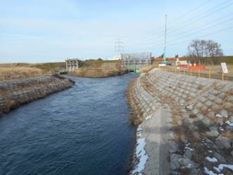 合流地点から数百m手前にある水門