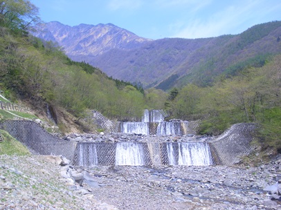 稲荷川砂防堰堤群