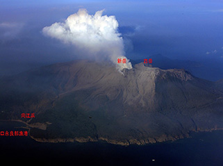 口之永良部島新岳噴煙状況（平成27年5月29日撮影）