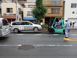 フォークリフトによる車両移動状況