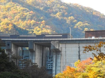 秋を感じる川治ダム１