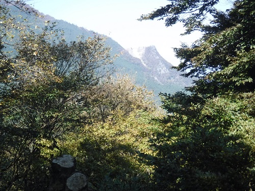 妻坂峠から見た武甲山