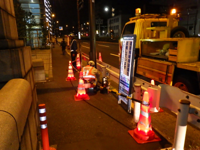 歩道は歩行者が通行できるように配慮し規制を行います。 