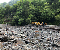 土石流通過後の燃料補給基地