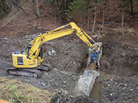 重機による既設構造物取壊し