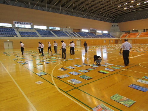 ２次審査の様子です。入賞作品120点を選定します。