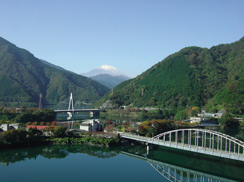 丹沢湖畔千代の沢園地展望台