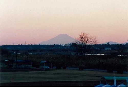 飛山城史跡公園周辺からの富士