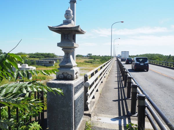 上州神流川渡見通し灯籠