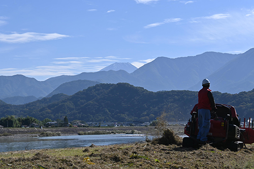 山　川　草