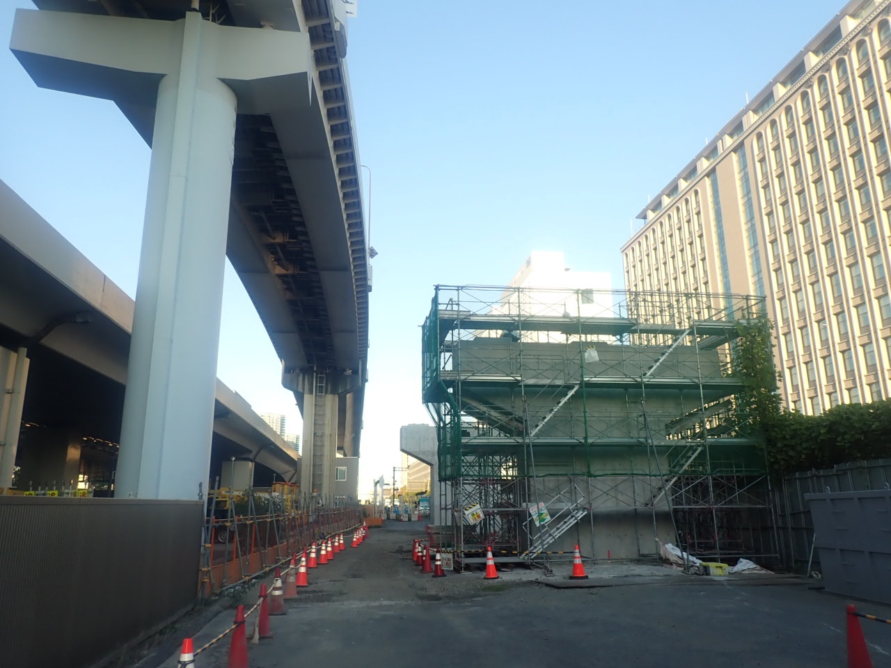 （３）UP9橋脚　梁部コンクリート打設、型枠撤去完了