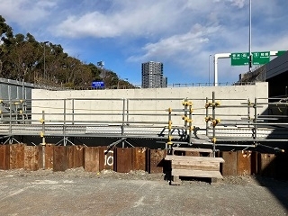 （４）YA1橋脚　パラペット施工完了