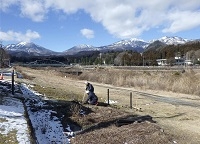 寒空の下で