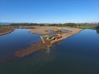 ICT建機で河道掘削