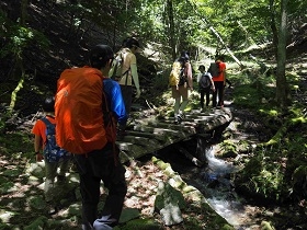 笠取山を歩く