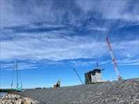 護岸から見る青空