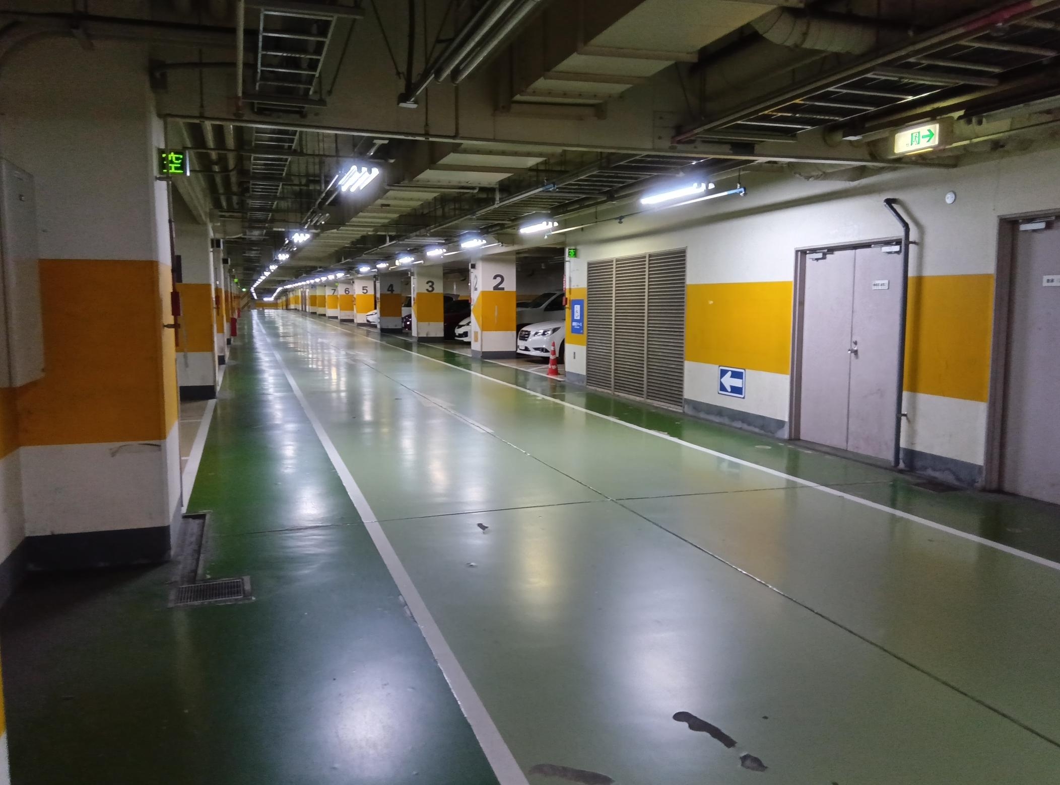 駐車場内部の様子