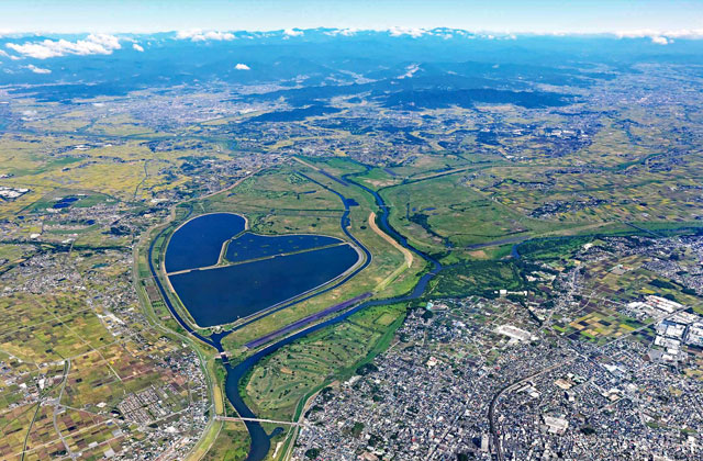 【写真】ハートの形をした渡良瀬貯水池(谷中湖)